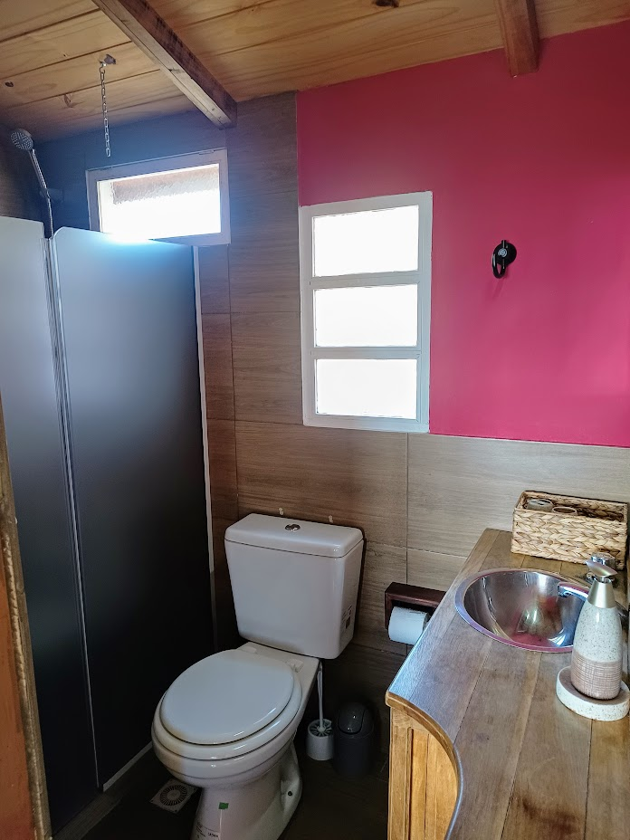 Baño en Suite de la habitacion matrimonial hospedaje los cisnes El Calafate